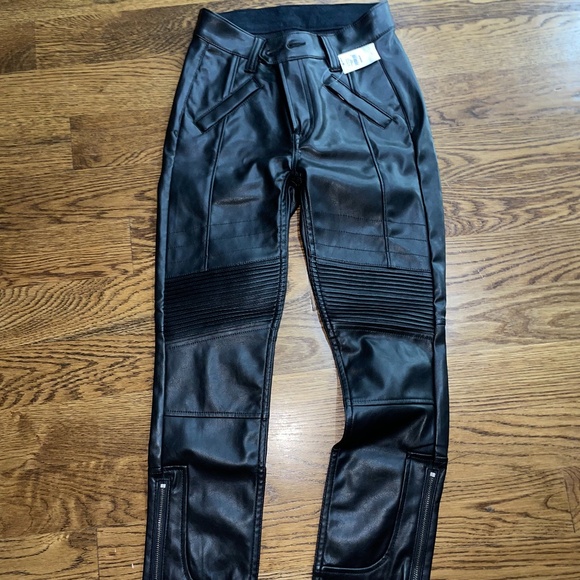 Gap Black “pleather” pants-brand new with tags😎 - Picture 6 of 8